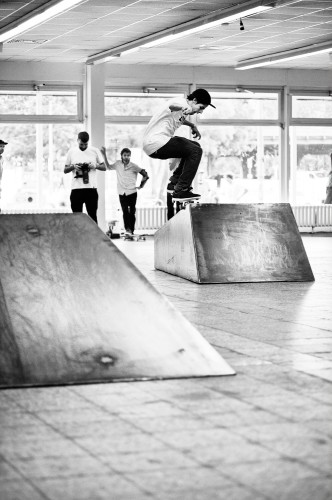 Carlos_Cardenosa_nosegrind_CONS_PROJECT_BERLIN_GREY_Henry_Kingsford2